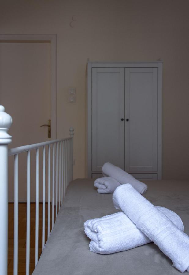Beautiful 2Bd Apartment Near Historic Center Of Atena Exterior foto