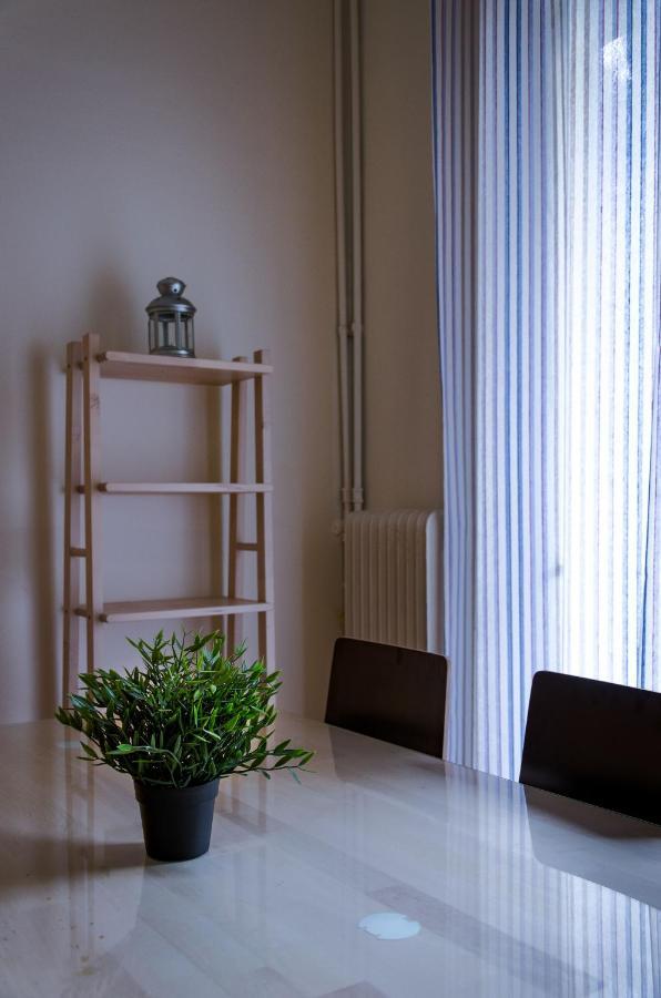 Beautiful 2Bd Apartment Near Historic Center Of Atena Exterior foto